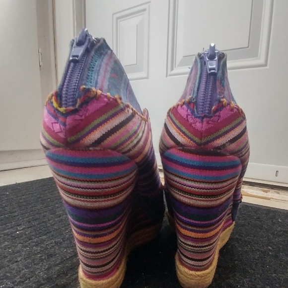 Funky multi-colored Wedges. - Picture 2 of 4